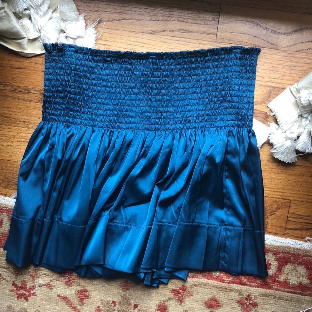 KOCH LOOKALIKE SKORT LIKE NEW